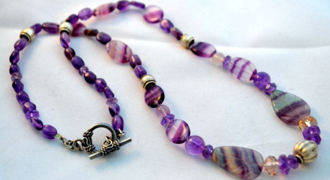 Amethyst and fluorite beaded necklace.