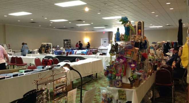 MediaWest*Con 2014 dealers room.